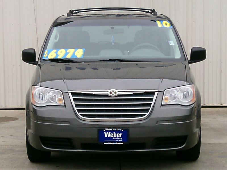 2010 Gray Chrysler Town & Country